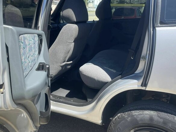 2004 Chevrolet Niva I, серебристый, 500000 рублей - вид 16