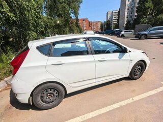 2014 Hyundai Solaris I, белый, 800000 рублей, вид 4
