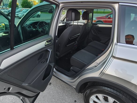 2017 Volkswagen Tiguan II, серебристый - вид 21