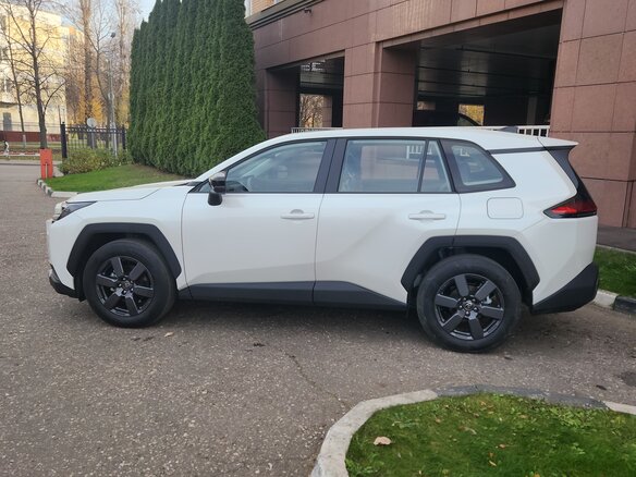 2026 Toyota RAV4 V (XA50), белый, 4350000 рублей - вид 7
