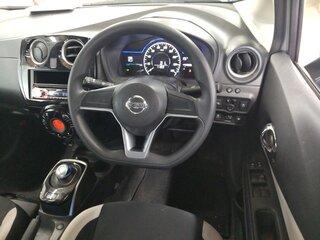 2020 Nissan Note e-Power III, серебристый, 1405000 рублей, вид 4
