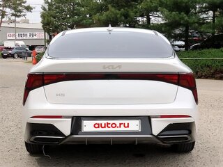 2023 Kia K5 III Рестайлинг, белый, 2900444 рублей, вид 4