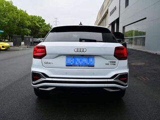 2022 Audi Q2 L 35 TFSI I Рестайлинг, белый, 1400000 рублей, вид 4