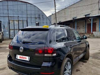 2008 Volkswagen Touareg I Рестайлинг, чёрный, 990000 рублей, вид 3