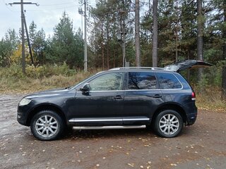 2008 Volkswagen Touareg I Рестайлинг, чёрный, 750000 рублей, вид 3