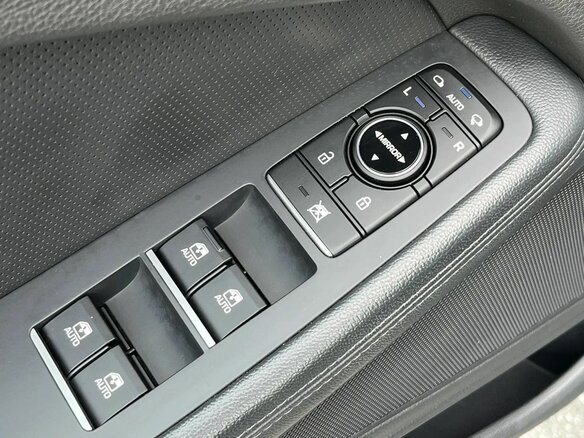 2015 Hyundai Genesis II, чёрный, 1960000 рублей - вид 21