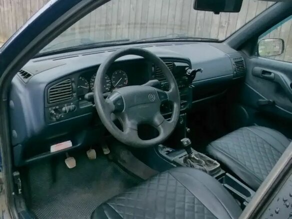 1995 Volkswagen Passat B4, синий, 180000 рублей - вид 10