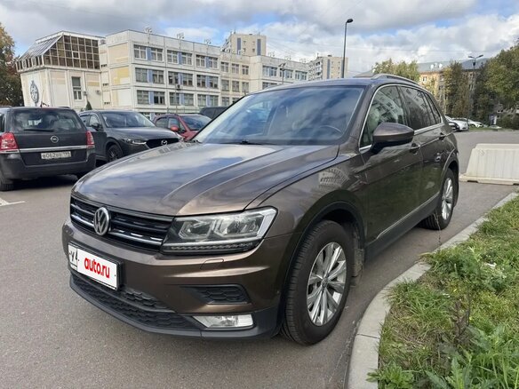 2017 Volkswagen Tiguan II, коричневый