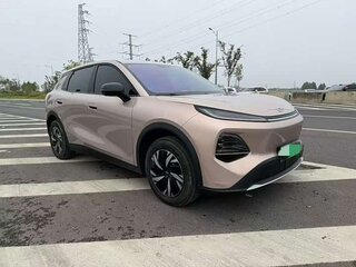 2026 Changan Qiyuan Q05 51.9 kWh II, бежевый, 1870000 рублей, вид 3