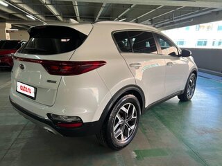 2019 Kia Sportage IV Рестайлинг, белый, 2600000 рублей, вид 5