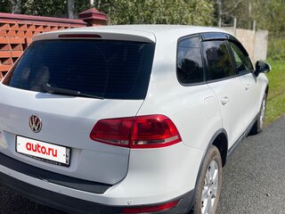 2014 Volkswagen Touareg II, белый, 2350000 рублей, вид 4