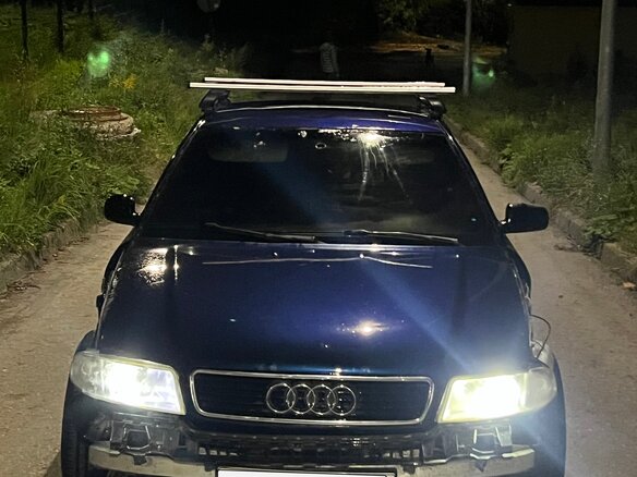 1994 Audi A4 I (B5), синий - вид 5