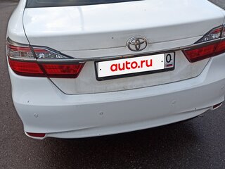 2017 Toyota Camry VII (XV50) Рестайлинг 2, белый, 1000000 рублей, вид 3