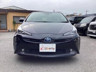 2022 Toyota Prius IV Рестайлинг (XW50), чёрный, 1250666 рублей, вид 2