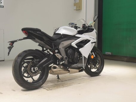 2024 Triumph Daytona 660, белый, 850000 рублей, вид 4