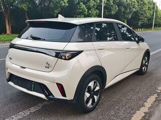 2025 BYD Dolphin 45.12 kWh I Рестайлинг, белый, 1150666 рублей, вид 4