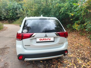 2018 Mitsubishi Outlander III Рестайлинг 2, белый, 2250000 рублей, вид 2