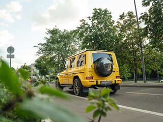 2026 Mercedes-Benz G-Класс AMG 63 AMG II (W465) Рестайлинг, жёлтый, 30900000 рублей, вид 4