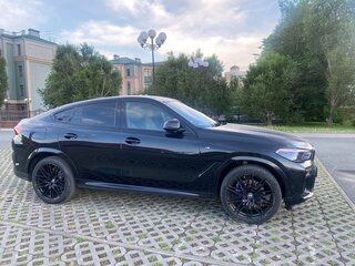 2021 BMW X6 30d III (G06), чёрный, 7200000 рублей, вид 4