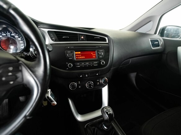2016 Kia Ceed II Рестайлинг, белый, 1144000 рублей - вид 13