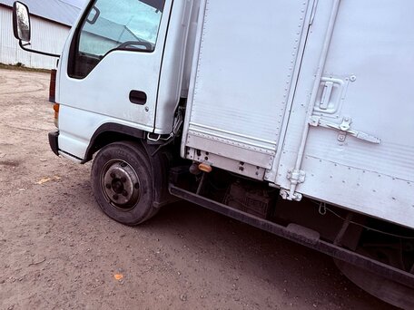 1994 Isuzu Elf (N-series), белый, 980000 рублей, вид 2