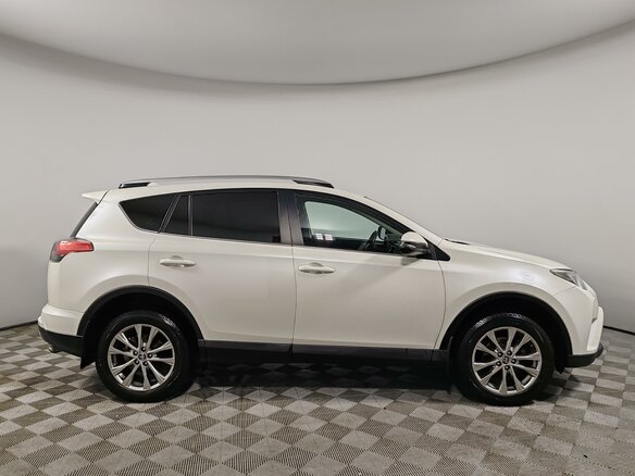 2018 Toyota RAV4 IV (XA40) Рестайлинг, белый, 2075000 рублей - вид 3