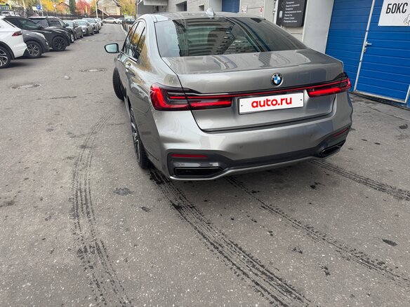 2021 BMW 7 серии 730d xDrive VI (G11/G12) Рестайлинг, серый, 8200000 рублей - вид 1