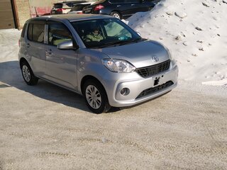 2018 Toyota Passo III Рестайлинг, серебристый, 900000 рублей, вид 1