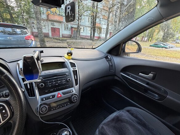 2008 Kia Ceed I, бежевый, 600000 рублей - вид 3