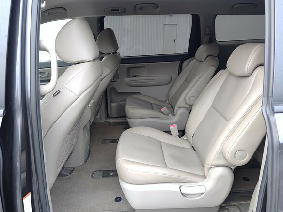 2019 Kia Carnival III, чёрный, 2570000 рублей - вид 11