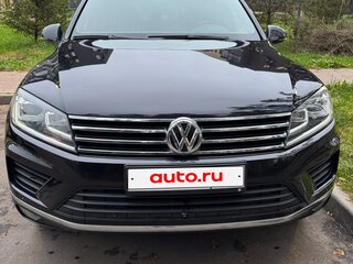 2017 Volkswagen Touareg II Рестайлинг, чёрный, 3900000 рублей, вид 4