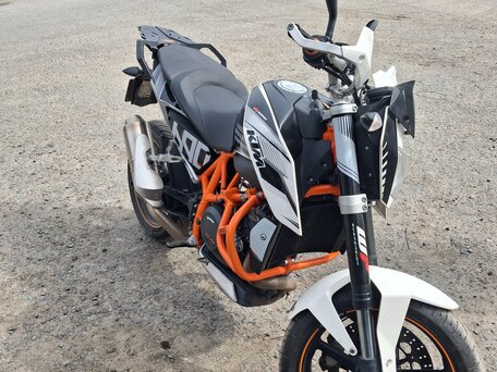 2012 KTM 690 Duke, белый, 450000 рублей, вид 4