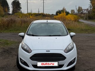 2016 Ford Fiesta Mk6 Рестайлинг, белый, 870000 рублей, вид 4