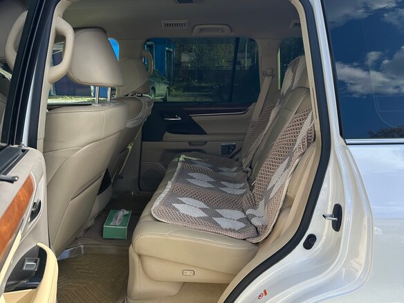 2017 Lexus LX 450d III Рестайлинг 2, белый, 7300000 рублей - вид 6