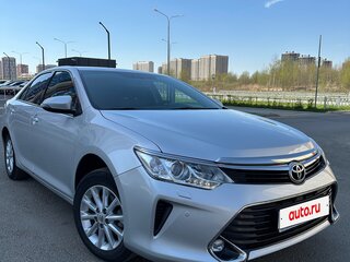 2017 Toyota Camry VII (XV50) Рестайлинг 2, серебристый, 2590000 рублей, вид 2