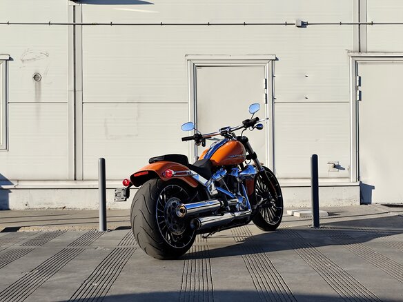 2023 Harley-Davidson Breakout, оранжевый, 1990000 рублей - вид 7