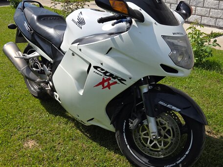 2001 Honda CBR 1100 XX, белый, 355000 рублей, вид 4