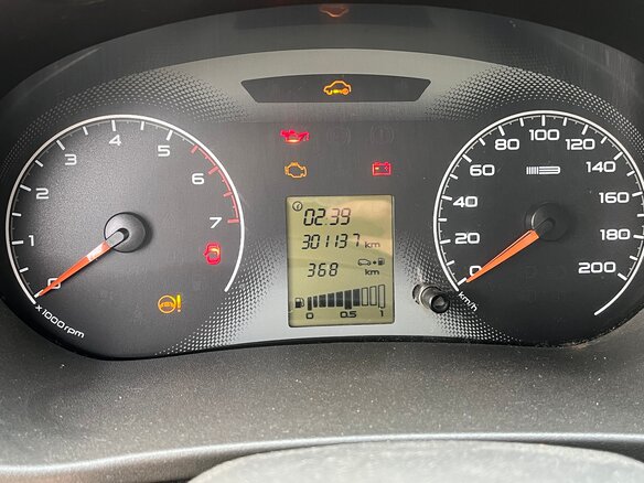 2013 Lada (ВАЗ) Granta I, чёрный, 300000 рублей - вид 15