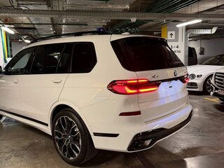 2025 BMW X7 40i I (G07) Рестайлинг, белый, 14950000 рублей, вид 3