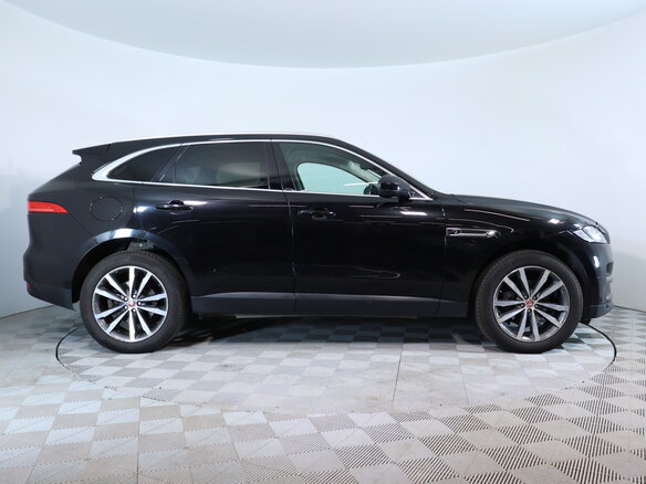 2016 Jaguar F-Pace I, чёрный, 2360000 рублей - вид 3