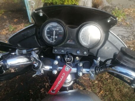 2012 Yamaha YBR125, серебристый, 90000 рублей, вид 2
