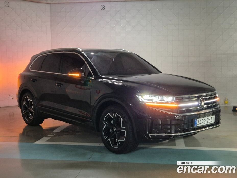 Открыть фотографии: Volkswagen Touareg III Рестайлинг