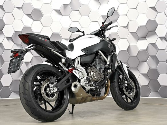 2014 Yamaha MT-07 (FZ-07), белый, 725000 рублей - вид 6