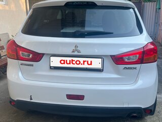 2013 Mitsubishi ASX I Рестайлинг, белый, 1000000 рублей, вид 2