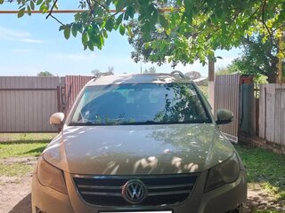 2010 Volkswagen Tiguan I, серебристый, 875000 рублей, вид 3