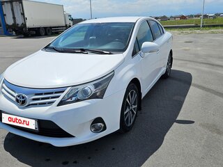 2011 Toyota Avensis III Рестайлинг, белый, 1400000 рублей, вид 3