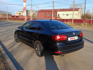 2013 Volkswagen Jetta VI, чёрный, 850000 рублей, вид 5