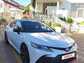 2021 Toyota Camry VIII (XV70) Рестайлинг, белый, 3050000 рублей - вид 2
