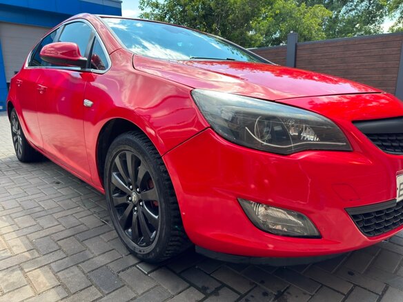 2010 Opel Astra J, красный - вид 9