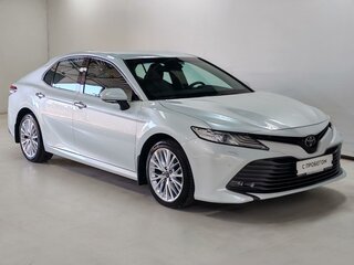 2021 Toyota Camry VIII (XV70), белый, 2945000 рублей, вид 3